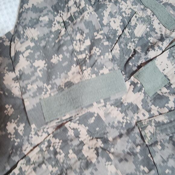 DEFENDER M NWT MENS SZ SMALL REGULAR DIGITAL CAMMO ARMY JACKET ZIP COAT (2) - Picture 4 of 8